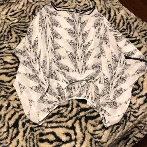 Bisou Bisou flowy top